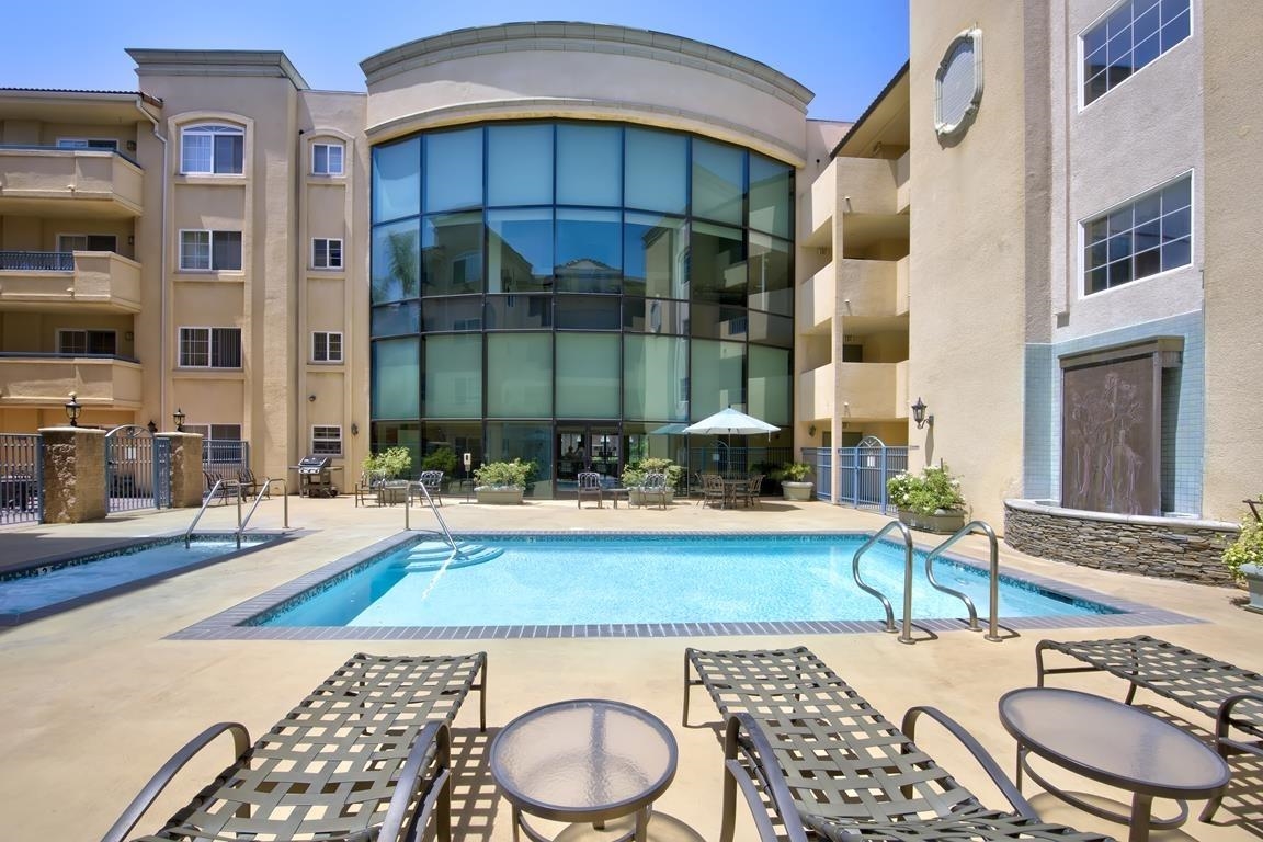 Olive Plaza Apartments for Rent in Burbank - Senior Apartments